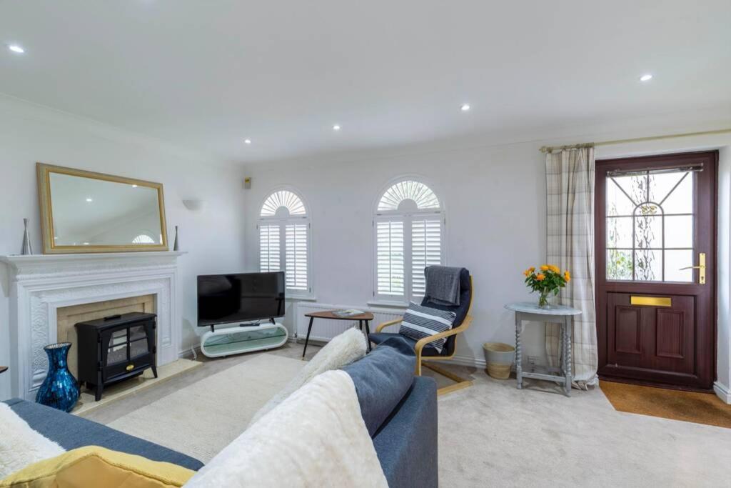 A Cheerful Three Bedroom House In Leafy Lytham Lytham St Annes Exteriér fotografie